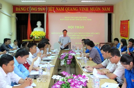 Đồng chí Hoàng Bá Nam, Ủy viên Ban Thường vụ Trung ương Đoàn, Bí thư Tỉnh Đoàn Quảng Ninh phát biểu tại Hội thảo.